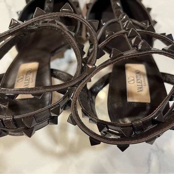 VALENTINO GARAVANI
Rockstud leather sandals - Picture 9 of 16